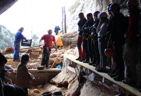 Visites guiades a la cova de les Llenes  -  Foto: Maite Arilla